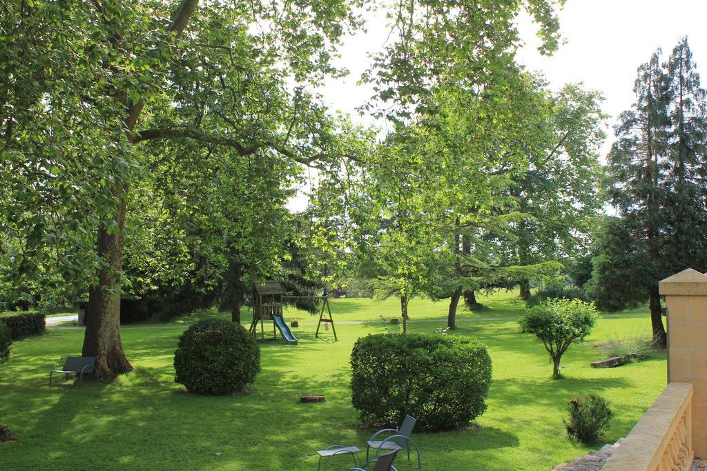 Villefranche-de-Lonchat 샤토 퓨그레니어 B&B 외부 사진