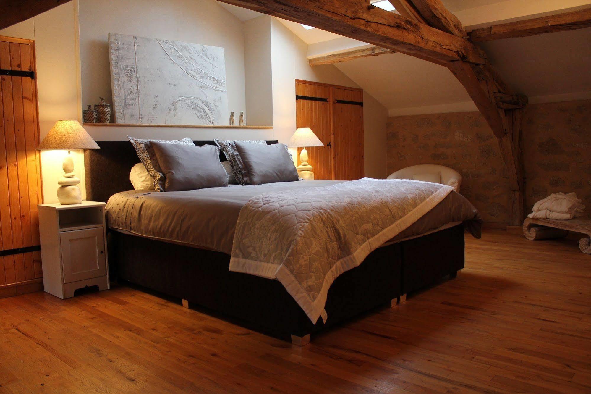 Villefranche-de-Lonchat 샤토 퓨그레니어 B&B 외부 사진