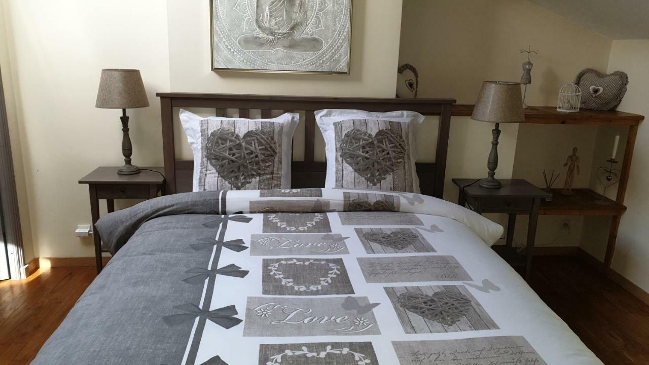 Villefranche-de-Lonchat 샤토 퓨그레니어 B&B 외부 사진