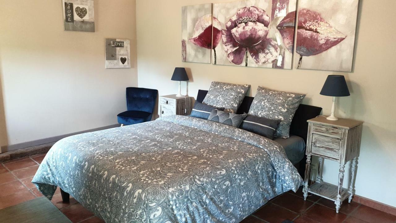 Villefranche-de-Lonchat 샤토 퓨그레니어 B&B 외부 사진