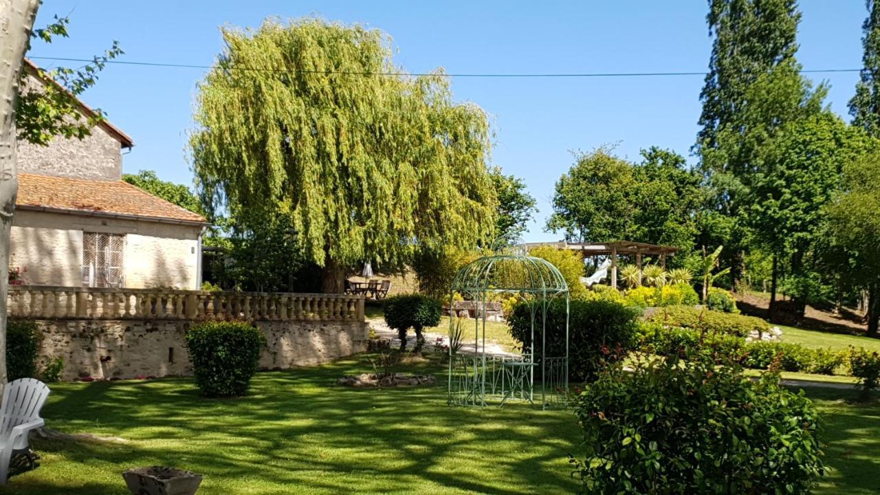 Villefranche-de-Lonchat 샤토 퓨그레니어 B&B 외부 사진